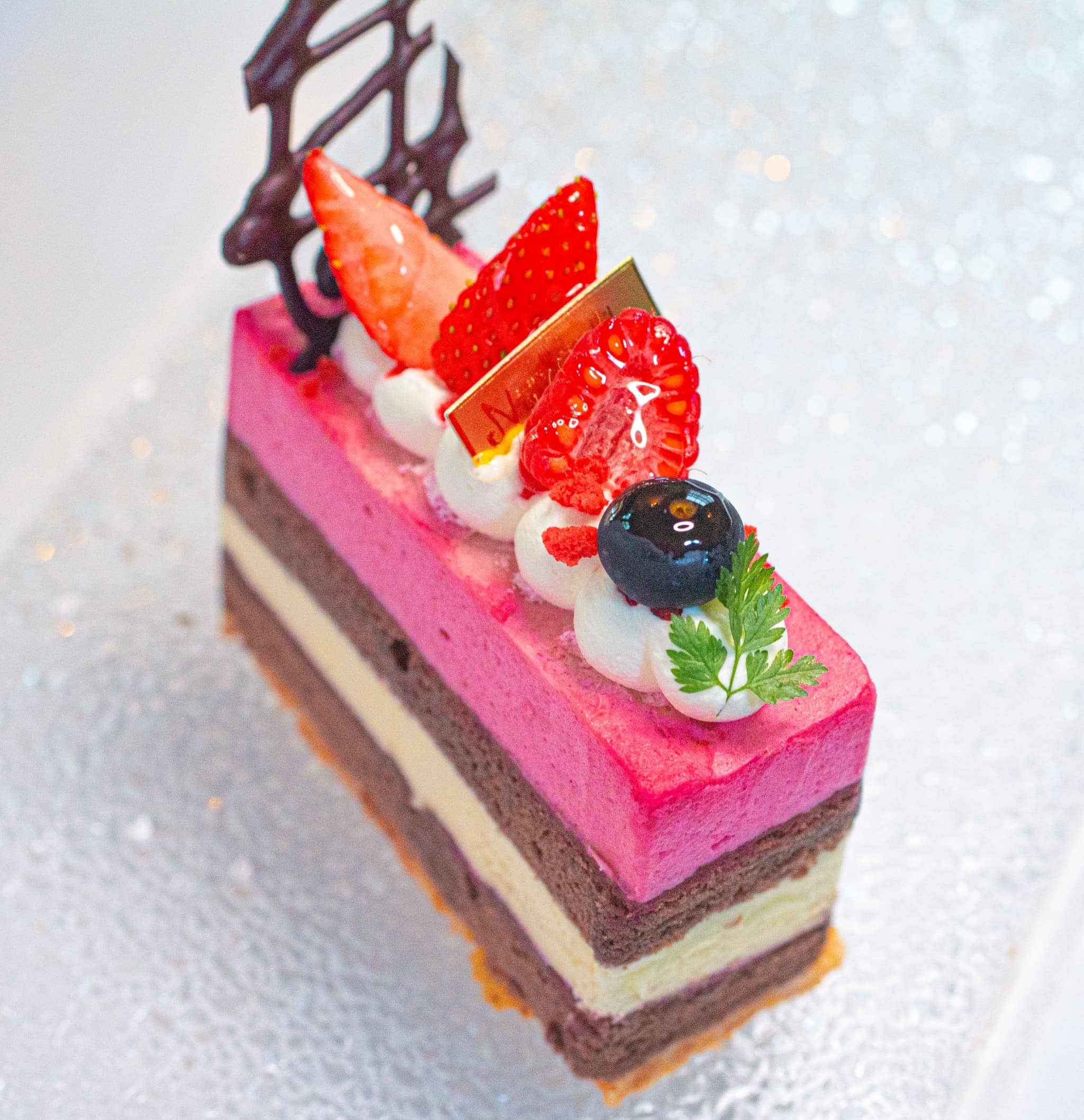 木いちごとホワイトチョコのケーキ